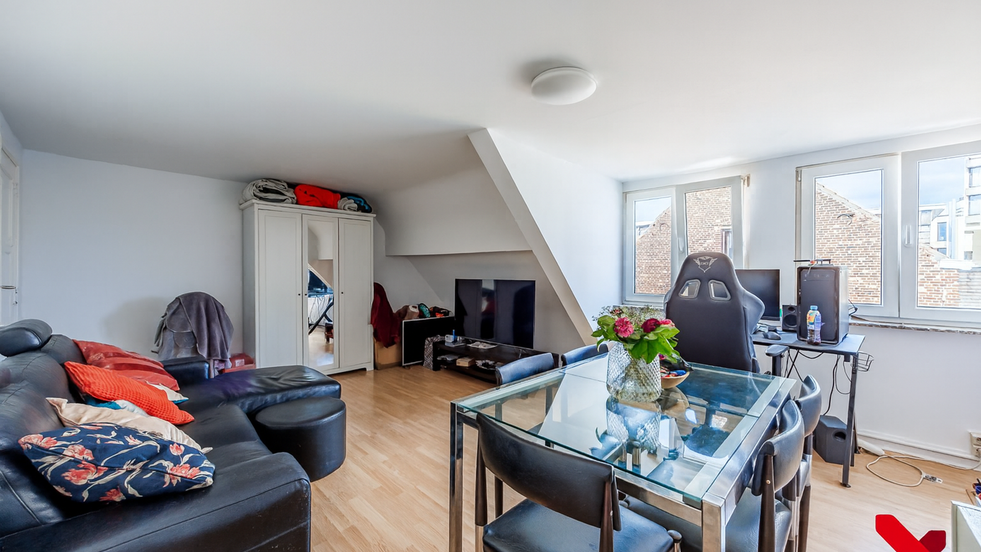 Appartement 1 chambre &agrave; r&eacute;nover avec garage int&eacute;rieur au c&oelig;ur de Louvain

Vous &ecirc;tes &agrave; la recherche d&rsquo;un appartement plein de charme dans le centre anim&eacute; de Louvain ? Alors ce bien situ&eacute; dans la Ravenstraat, &agrave; l&rsquo;angle de la Mussenstraat, est p