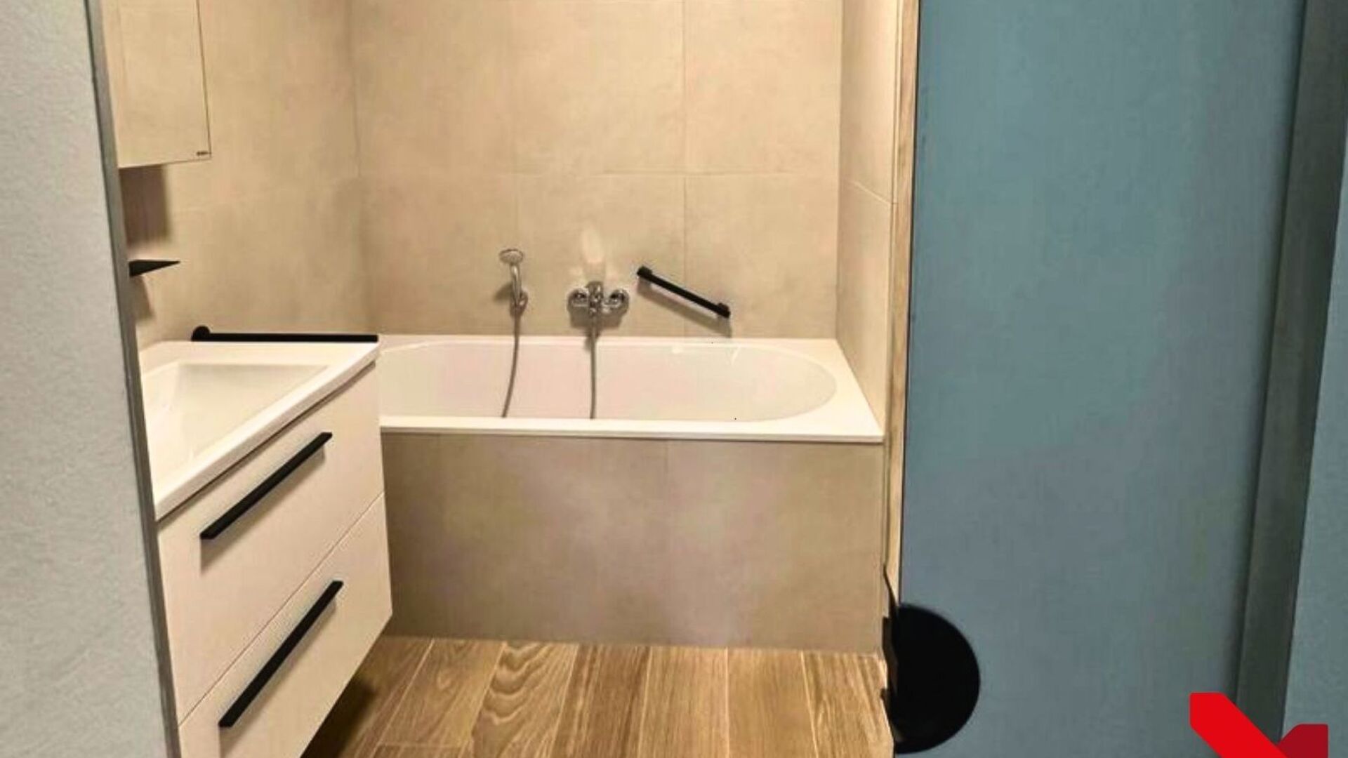 Luxueus nieuwbouwappartement met 2 slaapkamers in gloednieuw woonproject Burenberg.
 
Dit energiezuinig nieuwbouwappartement maakt deel uit van het prestigieuze woonproject Burenberg. Een nieuwe ontwikkeling in Leuven met verschillende troeven zoals de ru