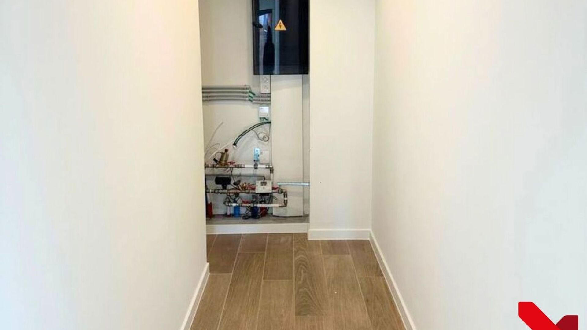 Luxueus nieuwbouwappartement met 2 slaapkamers in gloednieuw woonproject Burenberg.
 
Dit energiezuinig nieuwbouwappartement maakt deel uit van het prestigieuze woonproject Burenberg. Een nieuwe ontwikkeling in Leuven met verschillende troeven zoals de ru