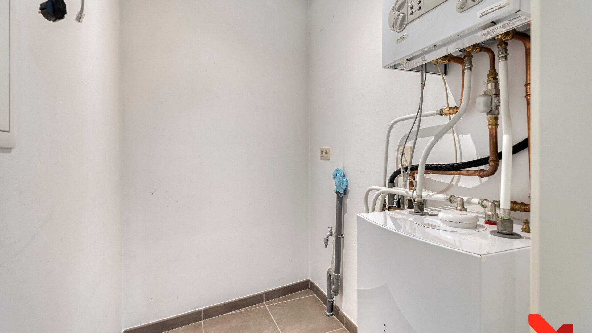 Ontdek dit charmante &eacute;&eacute;nslaapkamerappartement in de Sint-Hubertusstraat te Leuven, de ideale plek voor wie op zoek is naar comfort op een uitstekende locatie.

Dit appartement biedt alles wat je nodig hebt voor een aangenaam en praktisch leven in het ha