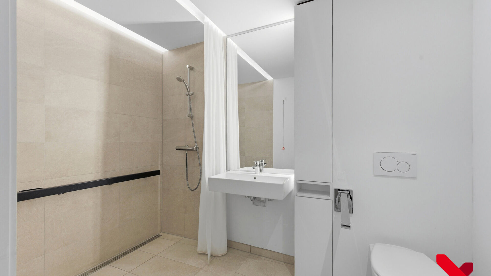 Welkom in Wilsele! Deze prachtige assistentiewoning is gelegen op de gelijkvloerse verdieping van residentie "Goodlife", een kleinschalige residentie met 36 eenheden waar het heerlijk vertoeven is met alle diensten en zorg binnen handbereik. Zo is er een 