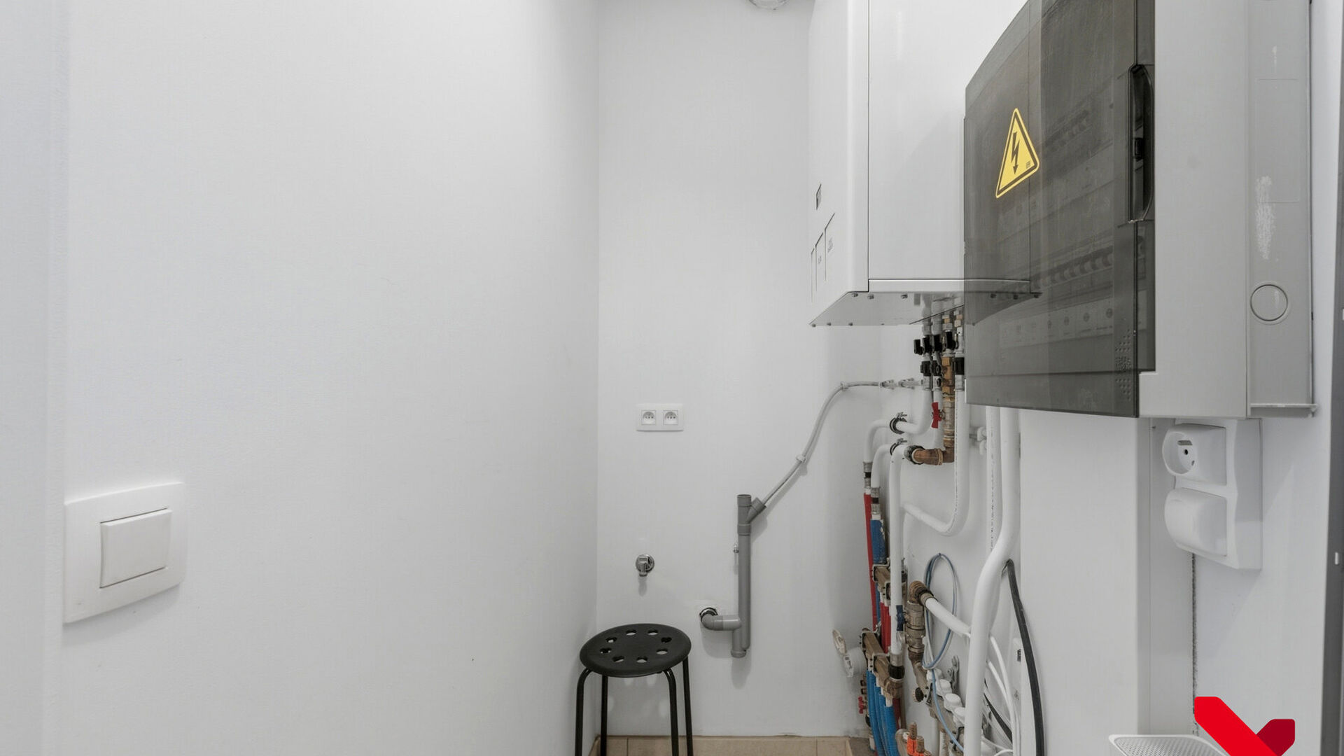 Welkom in Wilsele! Deze prachtige assistentiewoning is gelegen op de gelijkvloerse verdieping van residentie "Goodlife", een kleinschalige residentie met 36 eenheden waar het heerlijk vertoeven is met alle diensten en zorg binnen handbereik. Zo is er een 