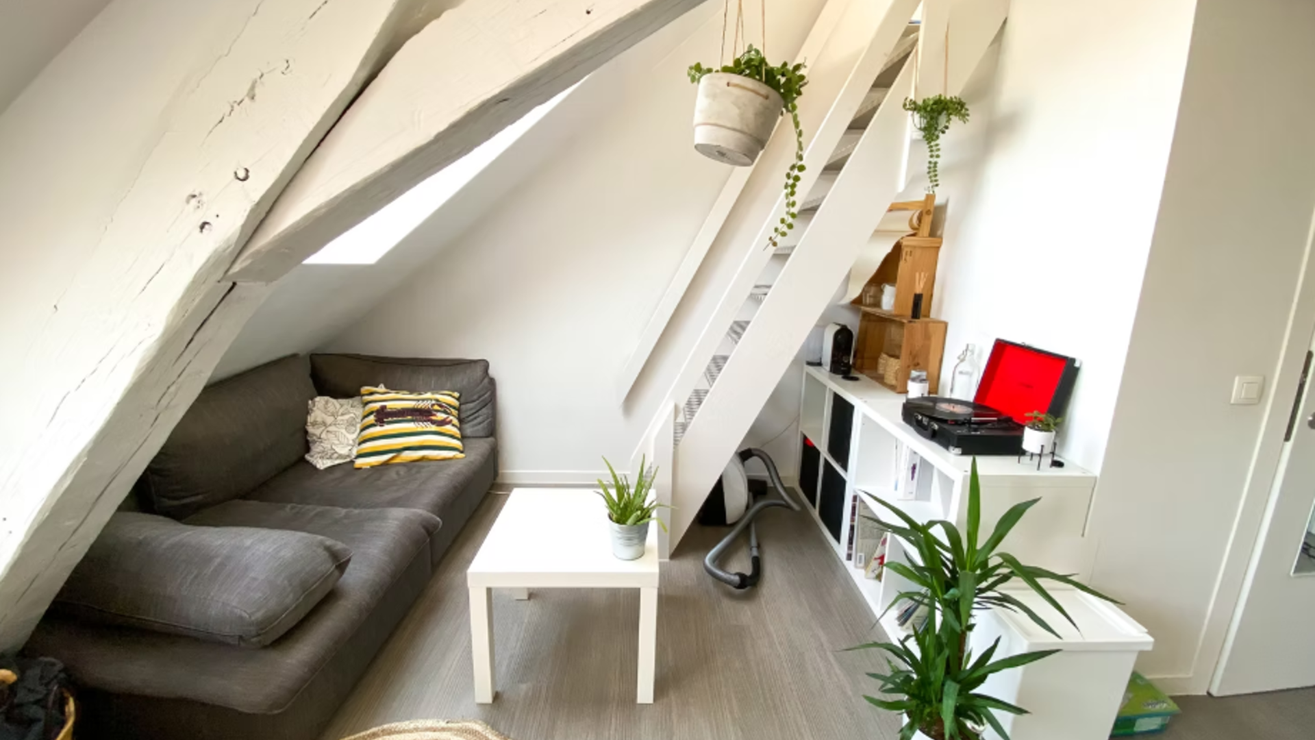 Chambre d'étudiant à louer dans la Vaartstraat à Louvain.
Loyer : 665 euros/mois + 130 euros pour les charges.