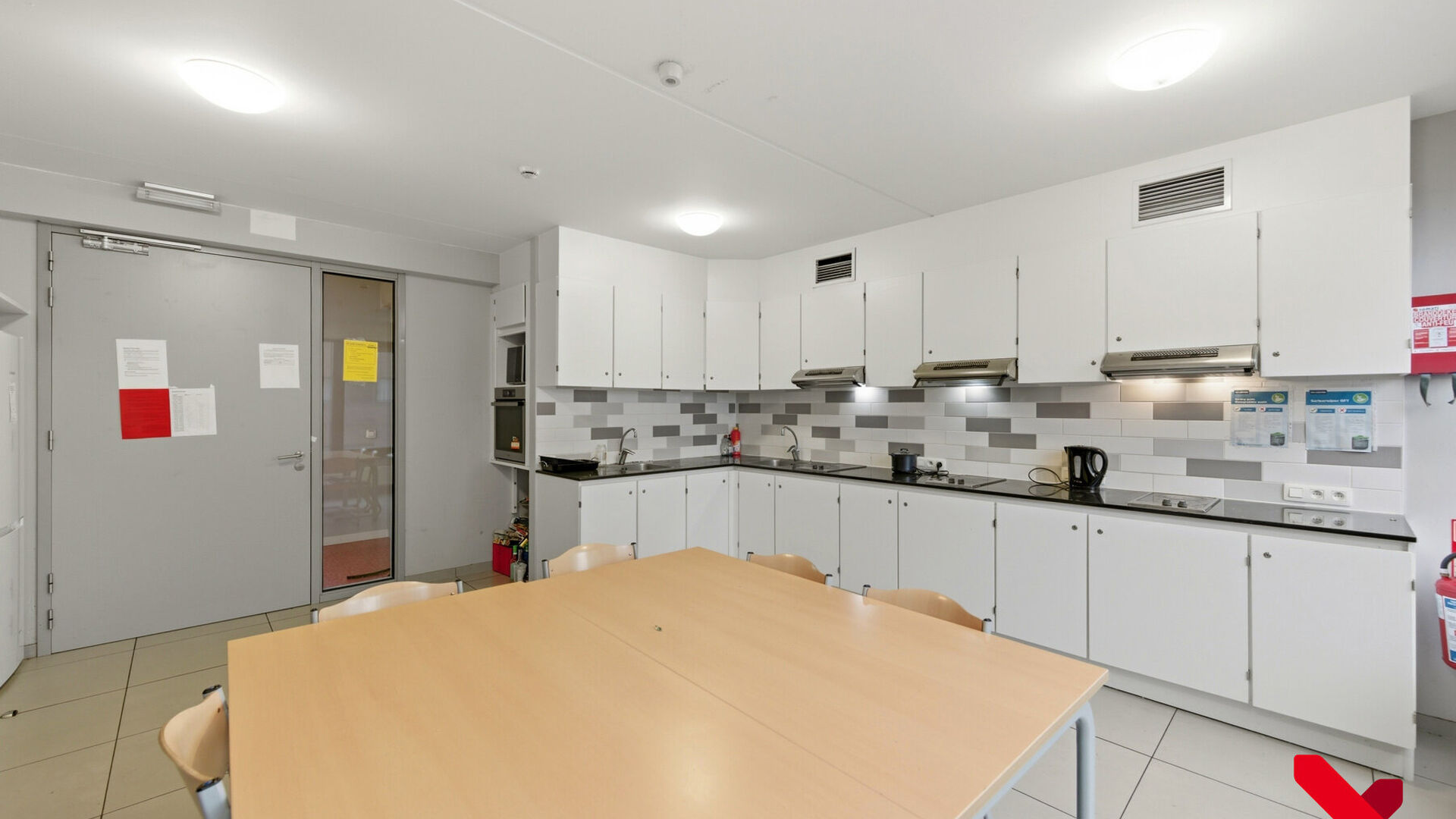 Bienvenue &agrave; Louvain ! Vous recherchez une opportunit&eacute; d'investissement sans vous soucier de la location ni de la gestion de votre bien ? Vous &ecirc;tes au bon endroit ! Waterview est un projet unique qui vous offre l'opportunit&eacute; id&eacute;ale d'investir dans l'i