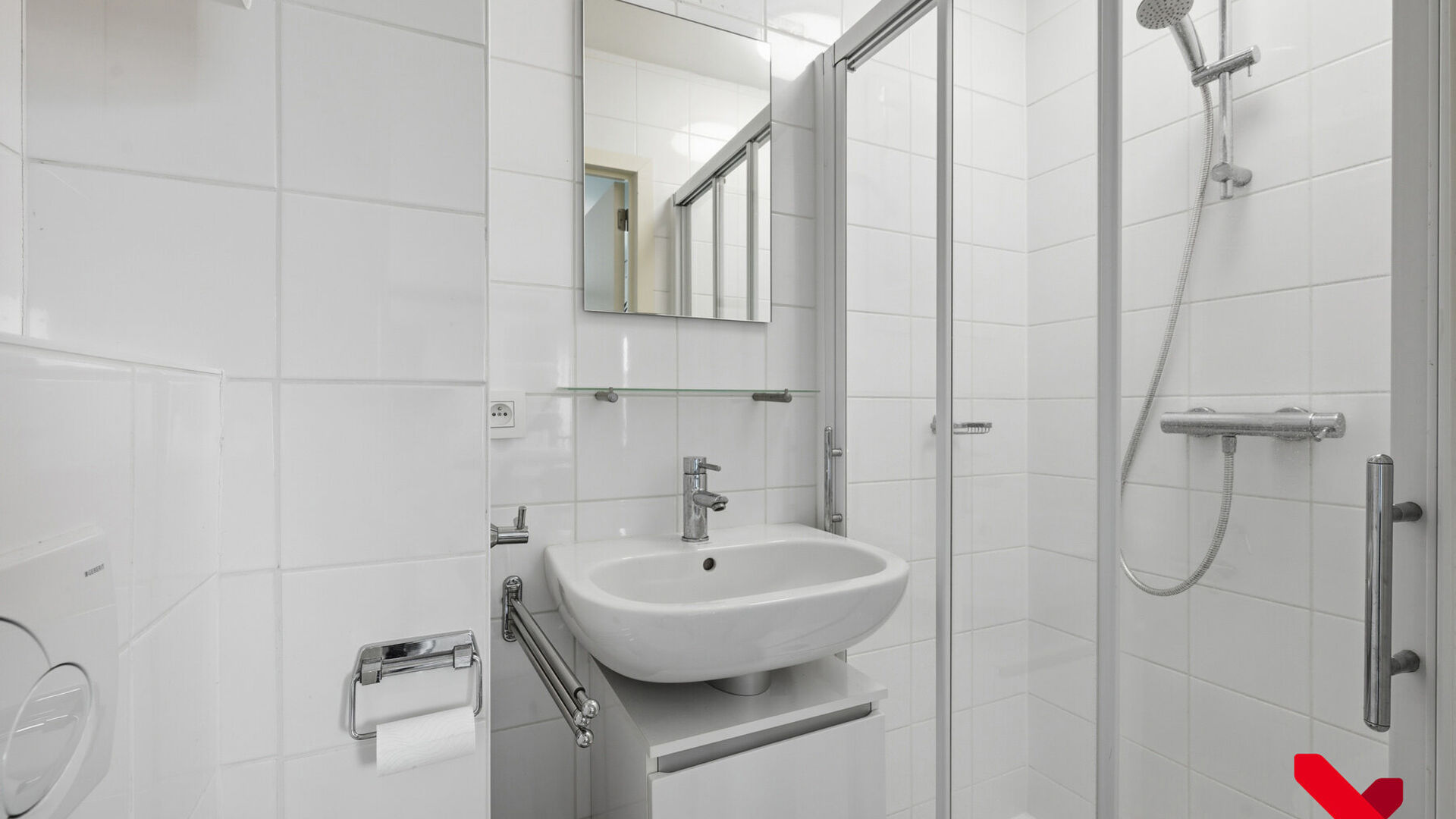 Vous recherchez une chambre d'étudiant confortable et prête à emménager à Louvain ? Ce studio moderne, situé au quatrième étage de la résidence « Archiv », allie un emplacement de choix à tout le confort moderne.
Le studio dispose d'une cuisi