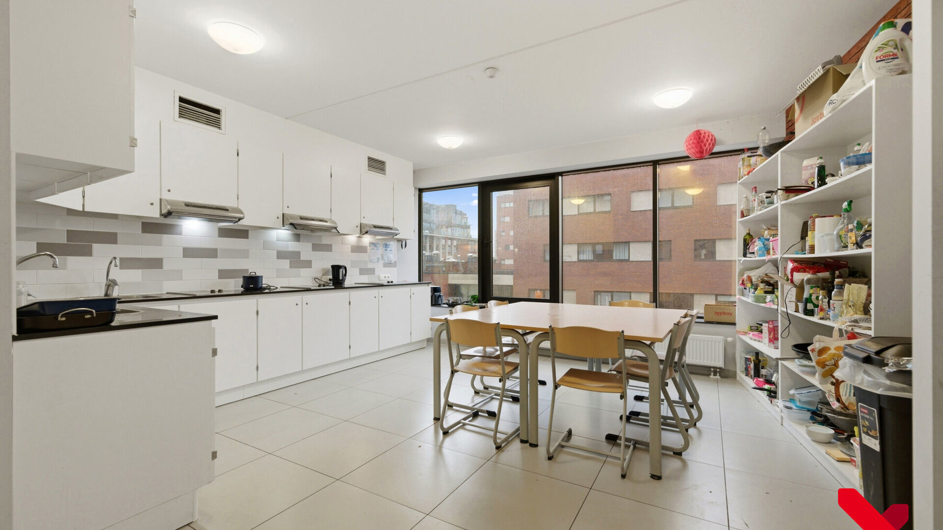 Bienvenue à Louvain ! Vous recherchez une opportunité d'investissement sans vous soucier de la location ni de la gestion de votre bien ? Vous êtes au bon endroit ! Waterview est un projet unique qui vous offre l'opportunité idéale d'investir dans l'i