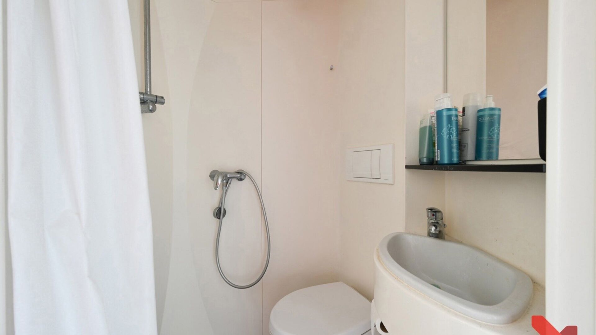 Bienvenue à Louvain ! Vous recherchez une opportunité d'investissement sans vous soucier de la location ni de la gestion de votre bien ? Vous êtes au bon endroit ! Waterview est un projet unique qui vous offre l'opportunité idéale d'investir dans l'i