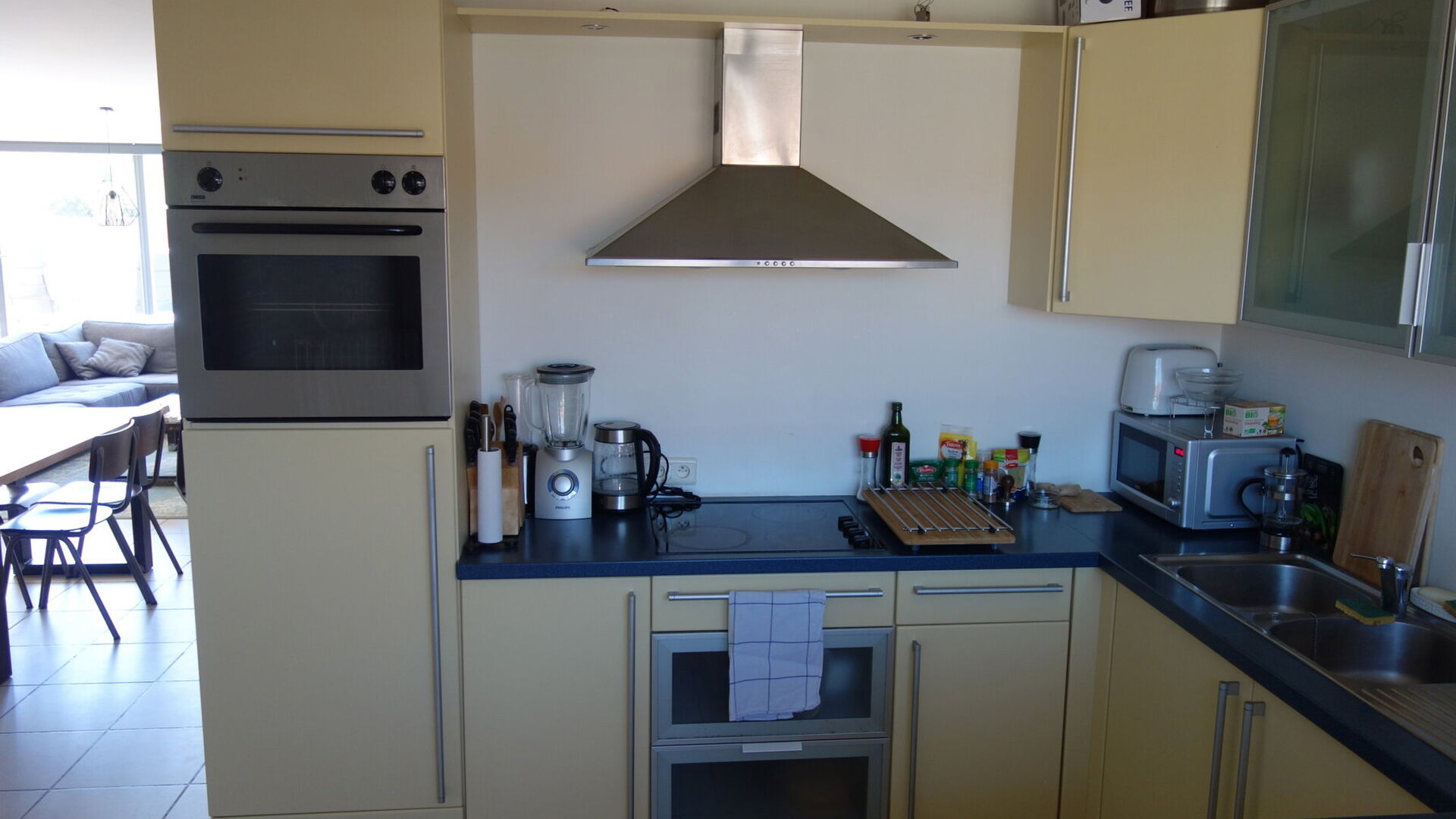 D&eacute;couvrez ce charmant appartement duplex, agr&eacute;able et id&eacute;alement situ&eacute; dans un petit immeuble, au 1er et 2e &eacute;tage, avec une terrasse ensoleill&eacute;e.

L&rsquo;appartement se situe au centre de Kessel-Lo, &agrave; proximit&eacute; d&rsquo;un parc et &agrave; distance de marche de