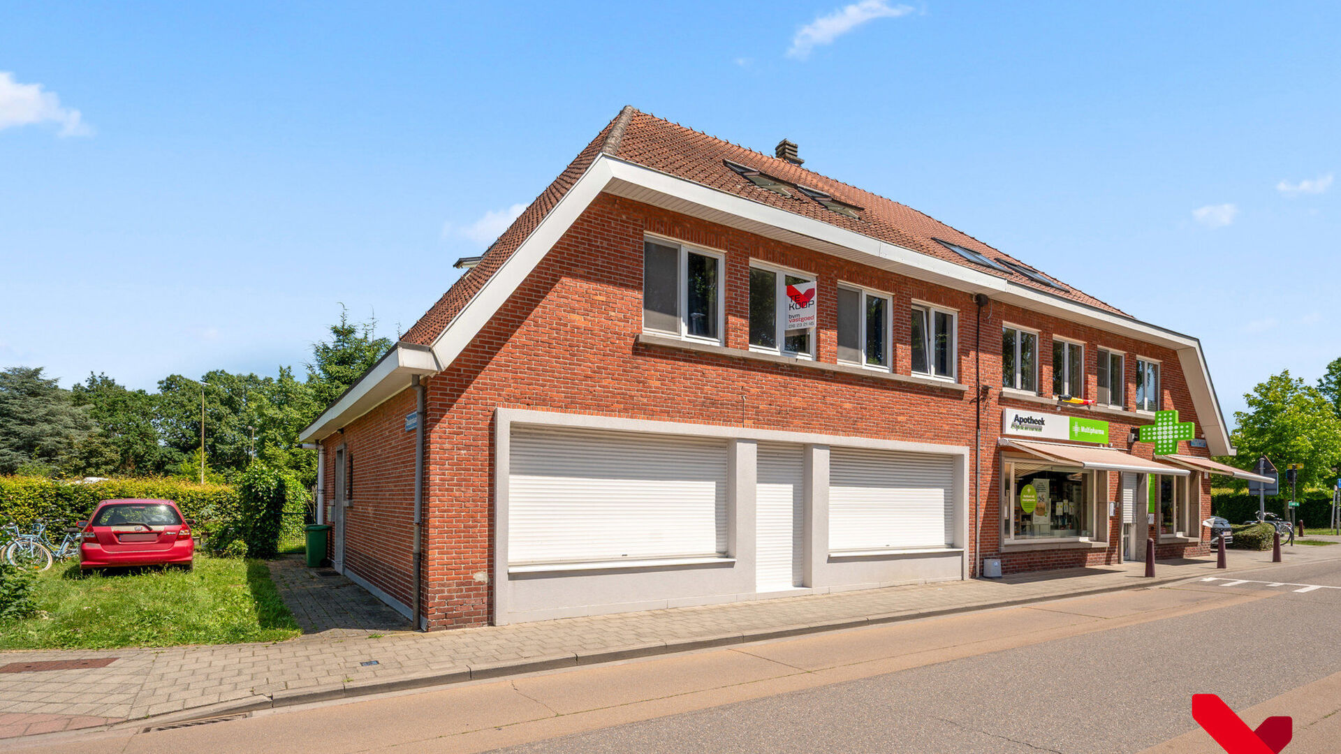 Bienvenue à Kessel-Lo ! Ce charmant appartement en duplex bénéficie d'une situation idéale, à proximité du centre de Louvain. Commerces, écoles, transports en commun et diverses installations sportives et de loisirs sont accessibles à pied ou à v