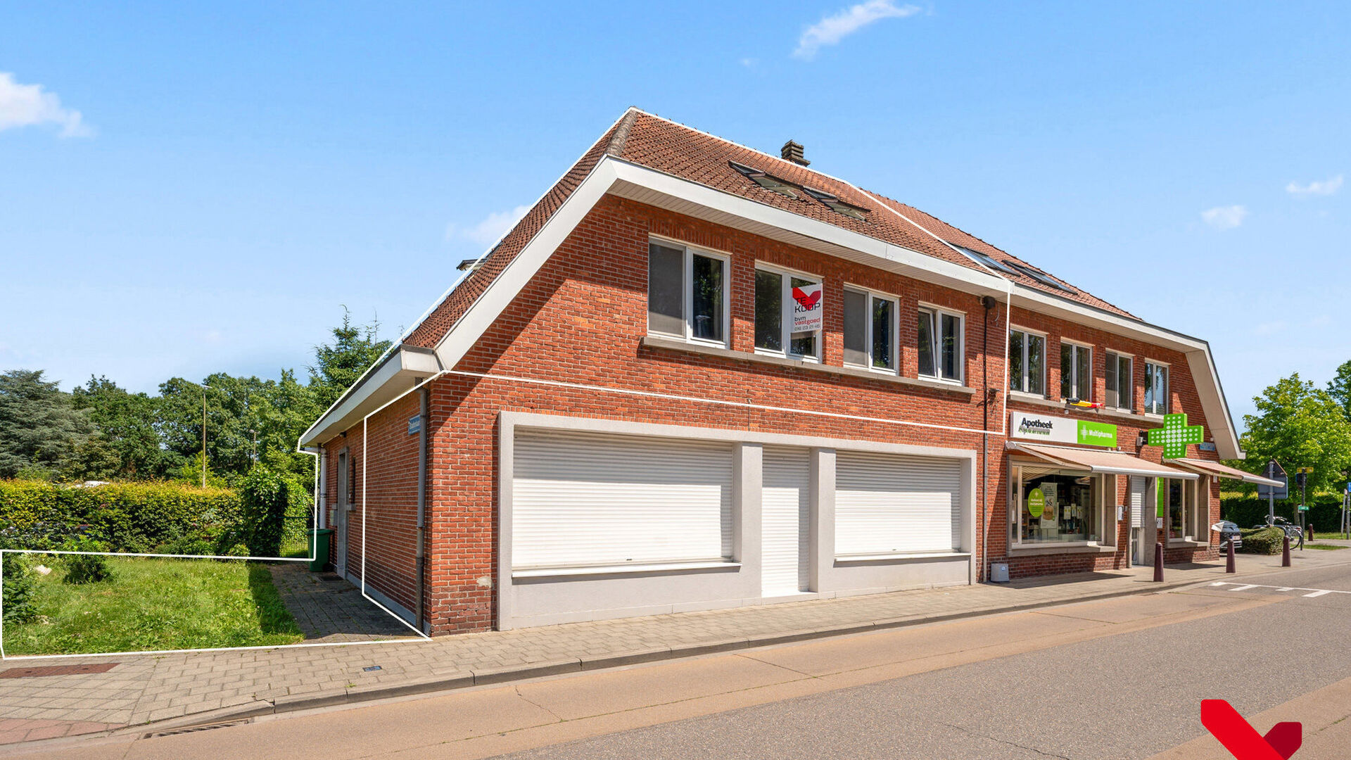 Welkom in Kessel-Lo! Dit charmante duplexappartement geniet van een uitstekende ligging vlak bij het centrum van Leuven. Winkels, scholen, openbaar vervoer en diverse sport- en recreatiefaciliteiten bevinden zich op wandel- en fietsafstand, waardoor u hie