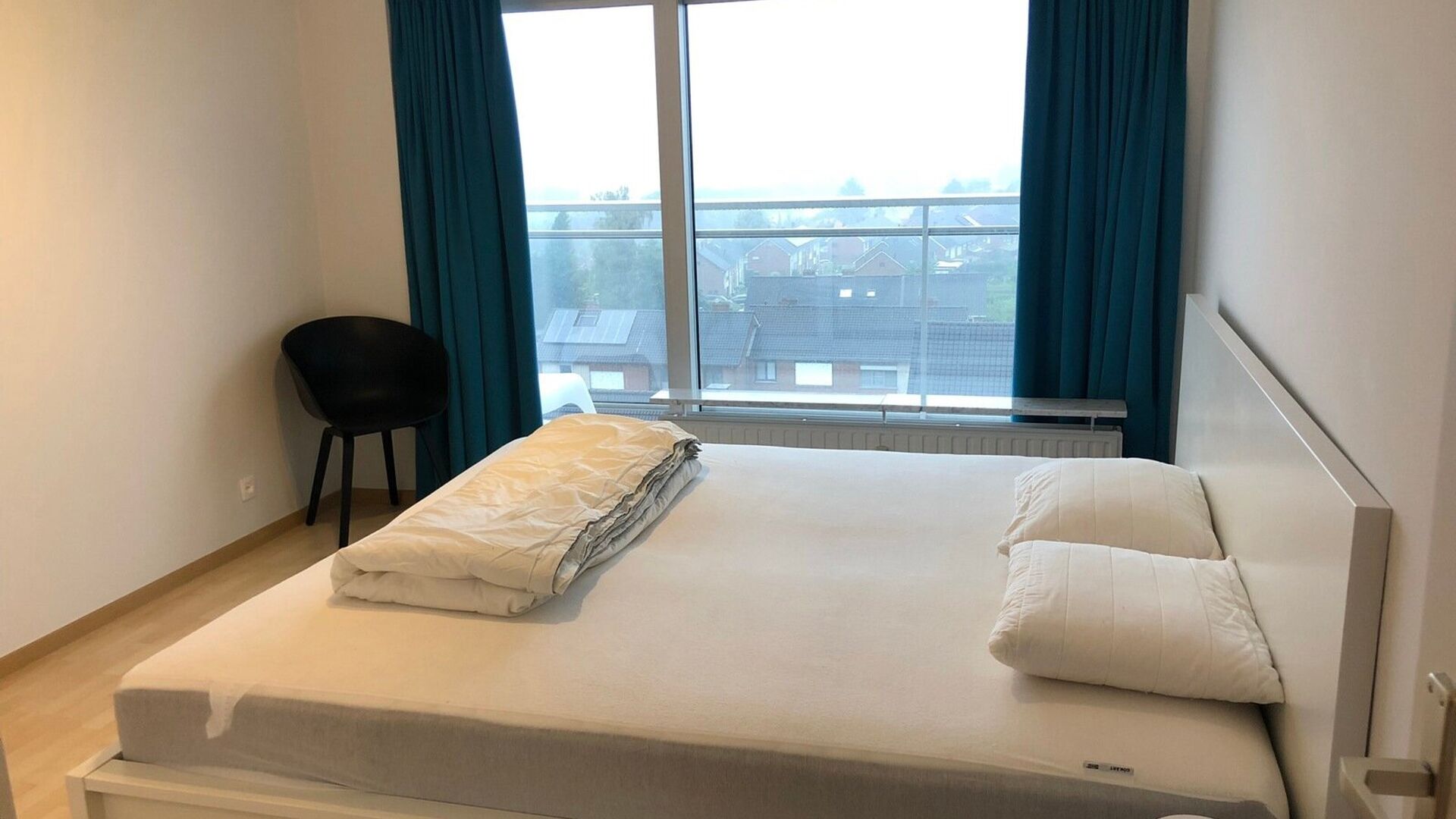 Spacious and bright 2-bedroom apartment with 2 terraces and parking space in Heverlee

This very spacious furnished apartment is located on the eighth floor and enjoys plenty of natural light and beautiful views. The apartment is ideally situated in Hever