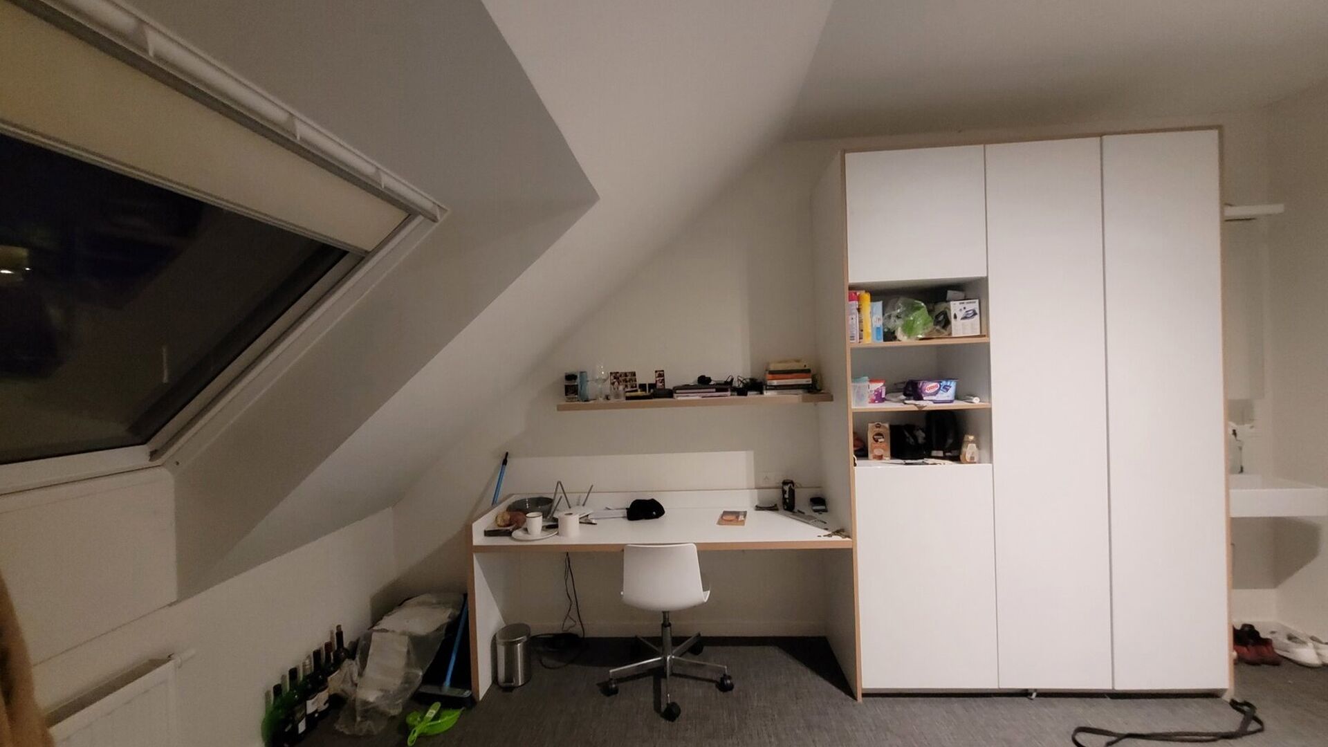 Spacious, new student room for rent in Residence ACE on Fonteinstraat. The student room is located on the 2nd floor and is furnished.

The room is situated in the attic, providing slightly more space and a Velux window for ventilation.

Available from 15/