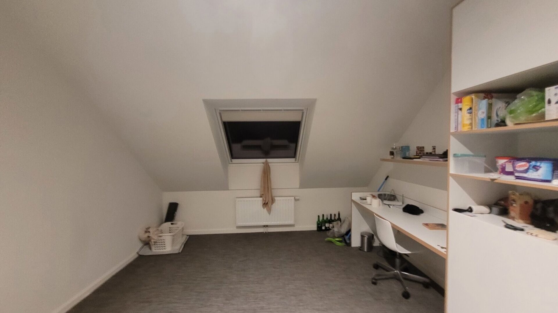 Spacious, new student room for rent in Residence ACE on Fonteinstraat. The student room is located on the 2nd floor and is furnished.

The room is situated in the attic, providing slightly more space and a Velux window for ventilation.

Available from 15/