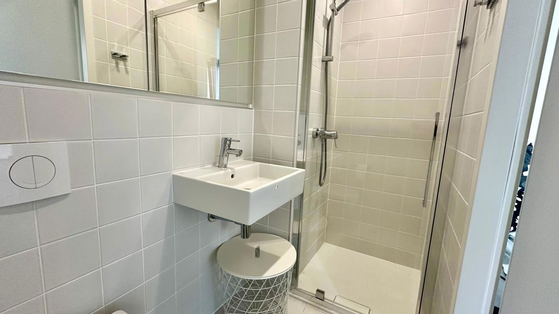 Student room located in a cozy student residence in a top location.
The rented property includes the following (utility) facilities/services, which are shared with the other residents: a furnished kitchen, spacious living room, bike storage, TV connecti