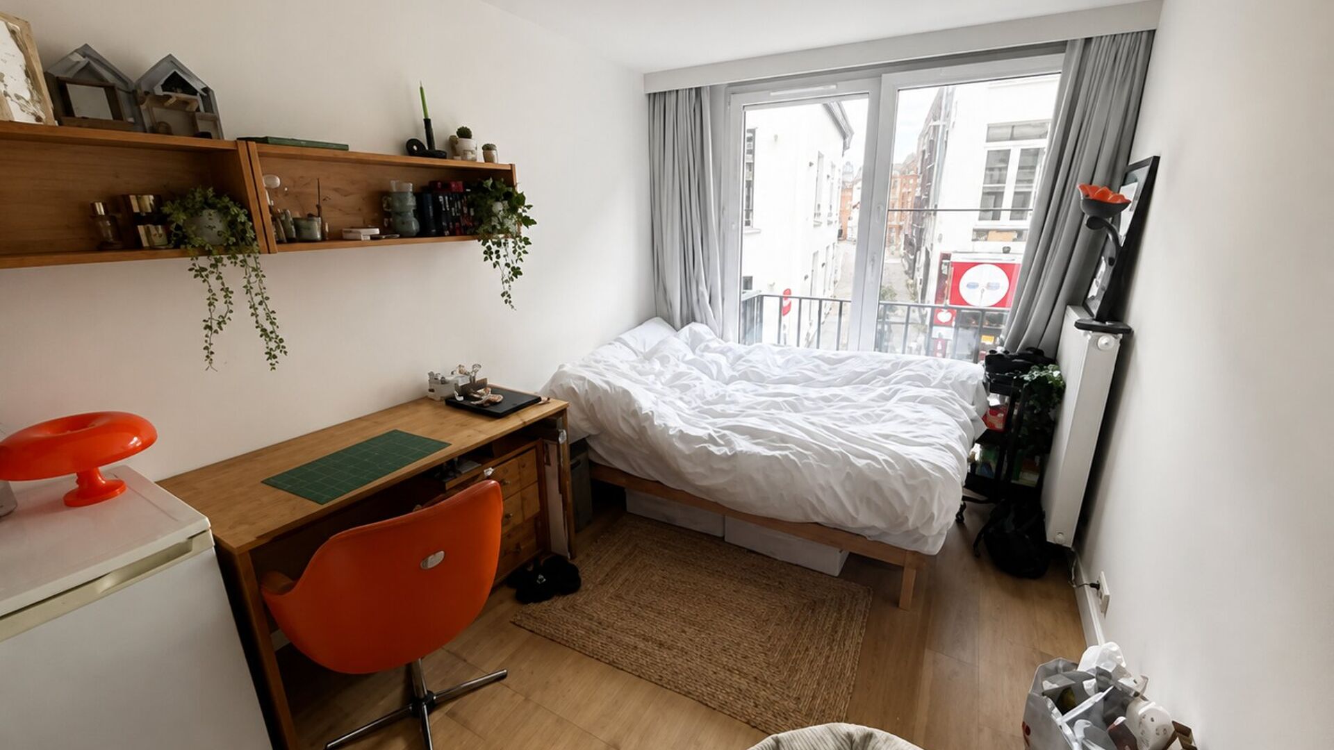 Are you looking for a comfortable student room? Then this cosy student room could be exactly what you are looking for. The room features a private bathroom and is part of a well-maintained student residence. Residents also have access to a shared kitchen,
