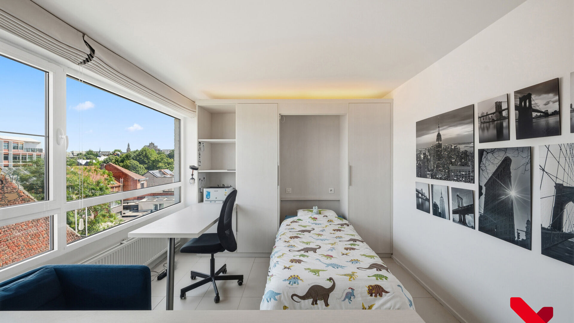 Looking for a comfortable, move-in-ready student room in Leuven? This modern studio on the fourth floor of the 'Archiv' residence combines an excellent location with all modern comforts.

The studio features a fully equipped kitchen, a private bathroom, a