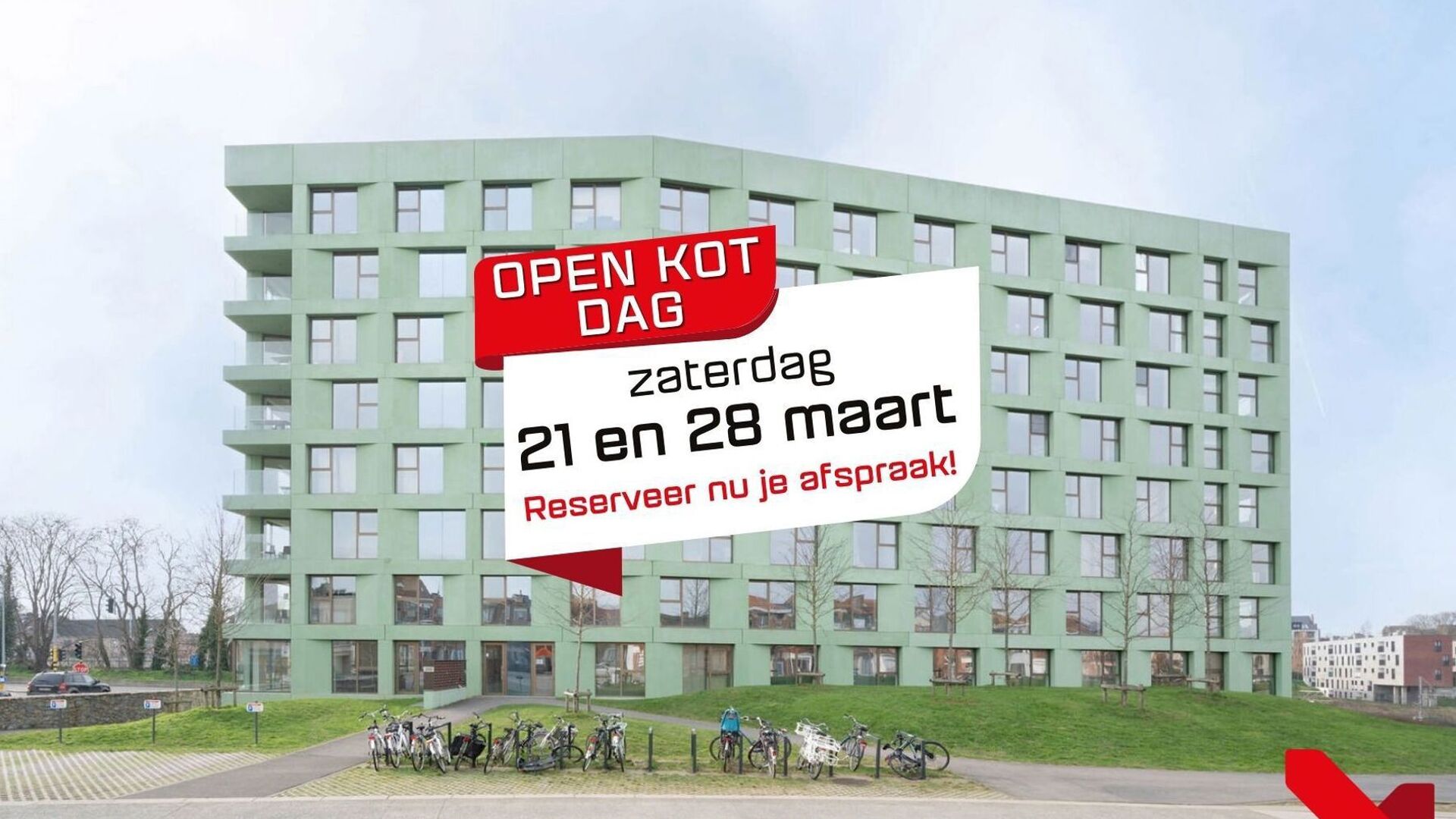 Welkom in deze verzorgde en comfortabele studentenkamer.
De kamer is louter voor individueel gebruik en is bemeubeld met een bed, bureau, stoel, boekenrek, kleerkast en lamellen. Daarnaast beschikt de kamer over eigen sanitair met douche en toilet, evena