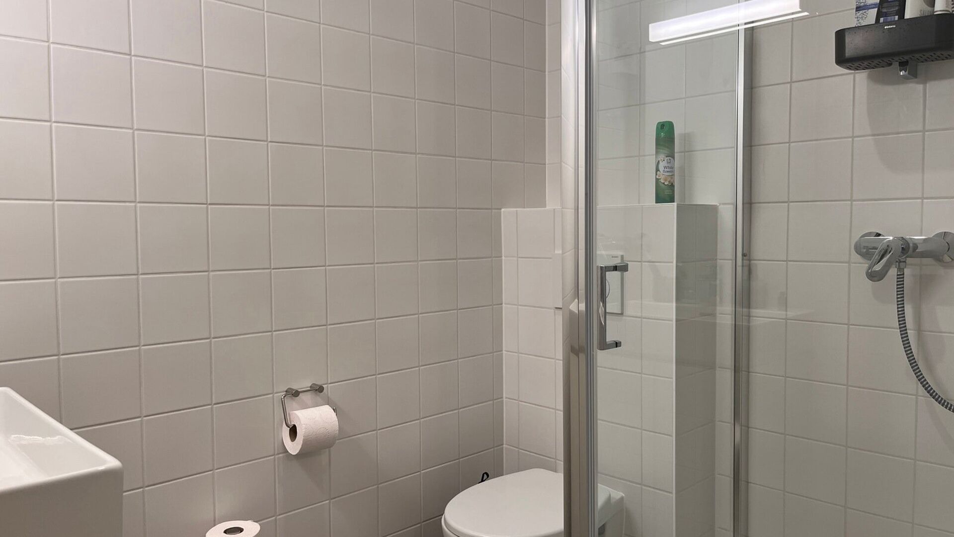 RÉSERVÉ AUX ÉTUDIANTS !
La Résidence YOU, située en plein milieu de l’avenue des Alliés, est le nouveau hotspot pour les étudiants. Ce studio confortable est situé à l’arrière, au niveau du jardin, et mesure 28 m². Le studio comprend un bu