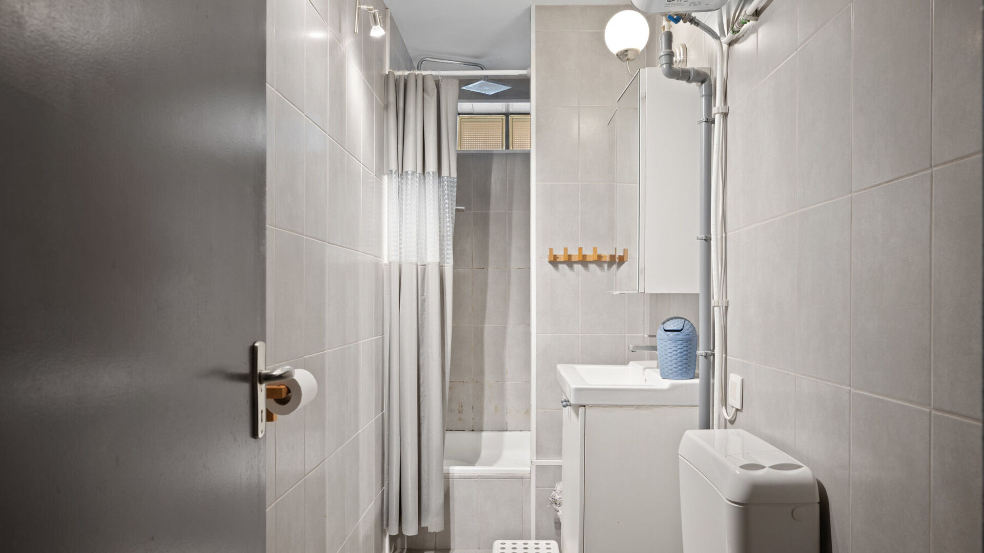 Bienvenue &agrave; Louvain ! Id&eacute;alement situ&eacute; en plein centre-ville, &agrave; deux pas du c&oelig;ur anim&eacute; de la ville, ce charmant studio lumineux de 30 m&sup2; au rez-de-chauss&eacute;e vous attend.

Ici, vous profiterez d'un acc&egrave;s facile &agrave; tout ce que Louvain a &agrave; offrir. B