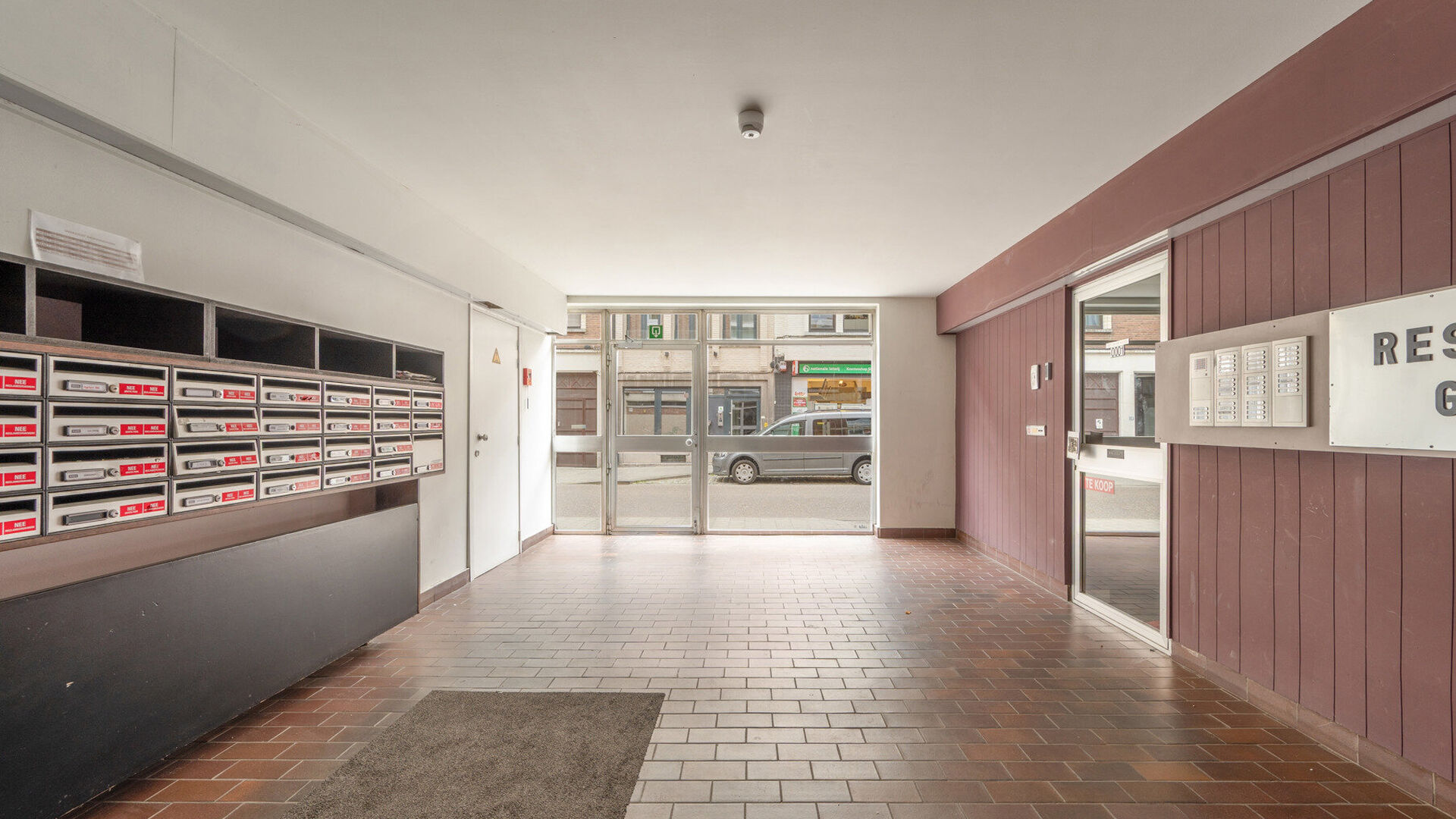 Bienvenue &agrave; Louvain ! Id&eacute;alement situ&eacute; en plein centre-ville, &agrave; deux pas du c&oelig;ur anim&eacute; de la ville, ce charmant studio lumineux de 30 m&sup2; au rez-de-chauss&eacute;e vous attend.

Ici, vous profiterez d'un acc&egrave;s facile &agrave; tout ce que Louvain a &agrave; offrir. B