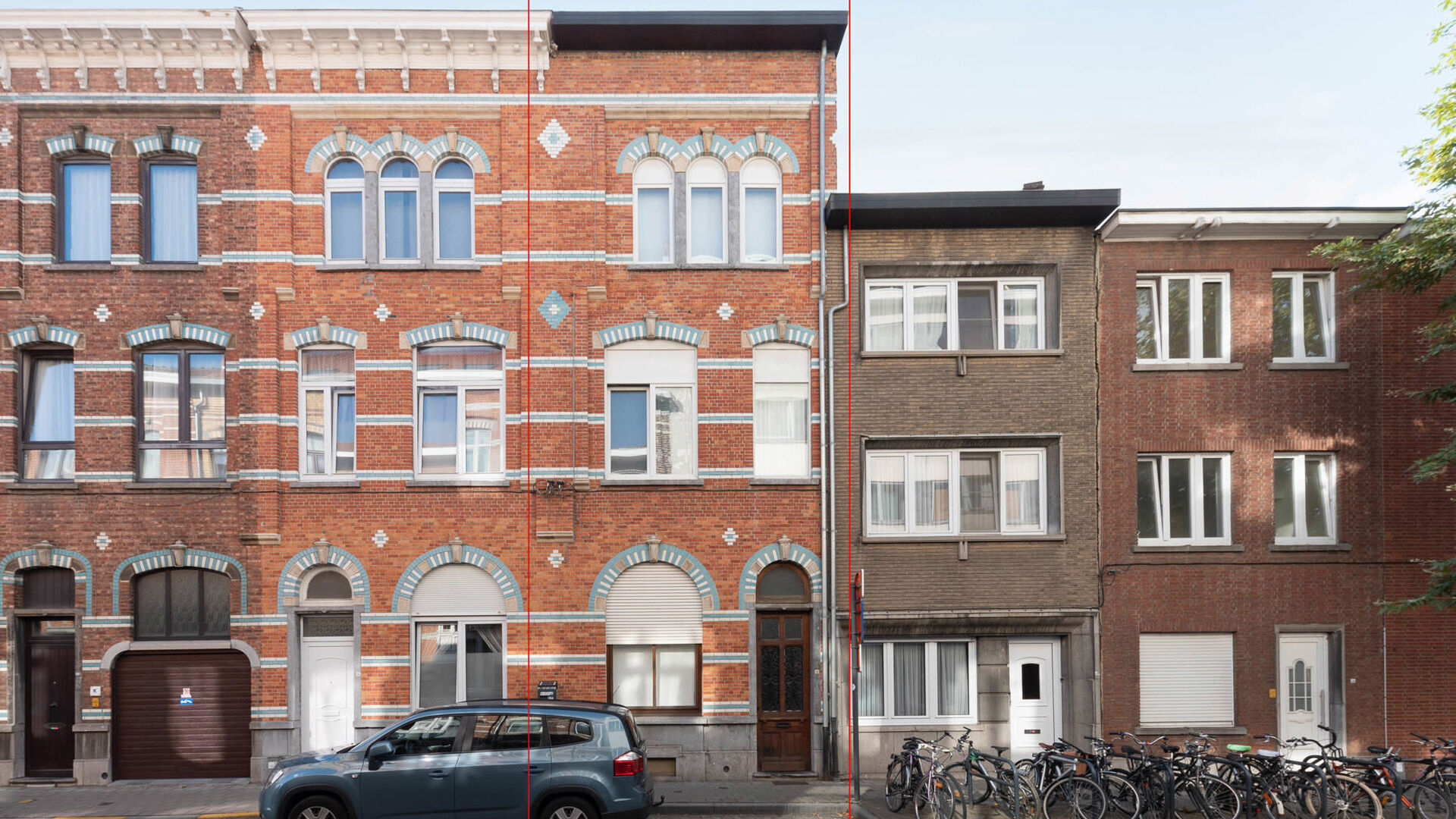 ONLY FOR STUDENTS: Are you looking for a cozy and snug little apartment in the heart of Leuven? This cozy studio apartment offers everything you need for comfortable city living.
Location:
This apartment is ideally located within Leuven's ring road, jus