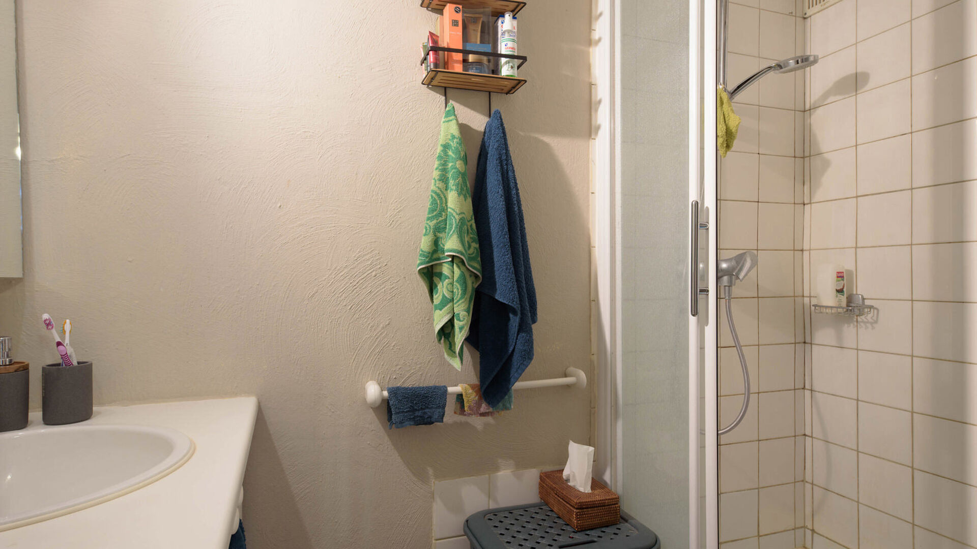 ONLY FOR STUDENTS: Are you looking for a cozy and snug little apartment in the heart of Leuven? This cozy studio apartment offers everything you need for comfortable city living.
Location:
This apartment is ideally located within Leuven's ring road, jus