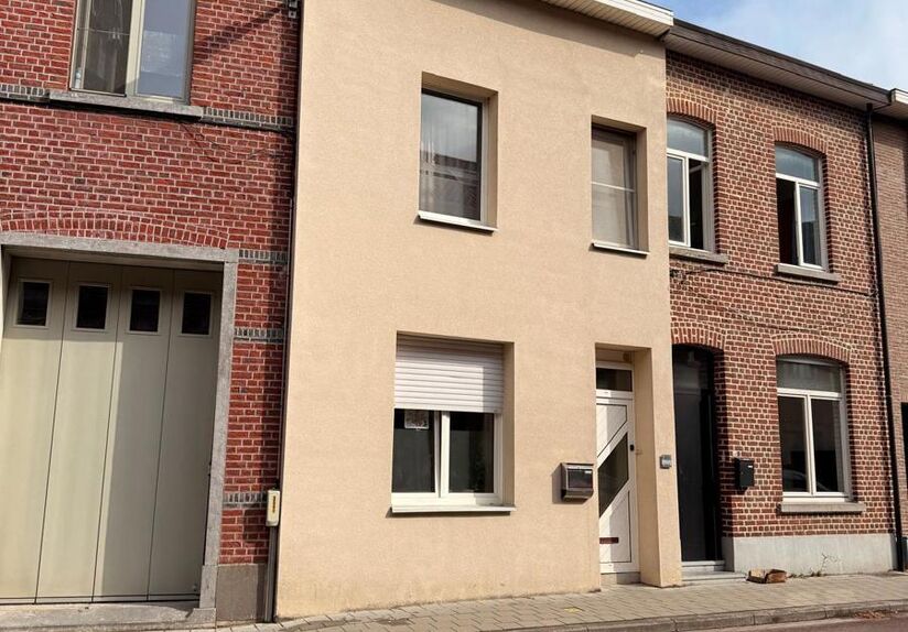 Cette charmante maison est située dans la tranquille et accueillante Richard Valvekensstraat à Kessel-op. La propriété offre une combinaison idéale de confort et de tranquillité, parfaite pour ceux qui recherchent un endroit agréable à vivre dans